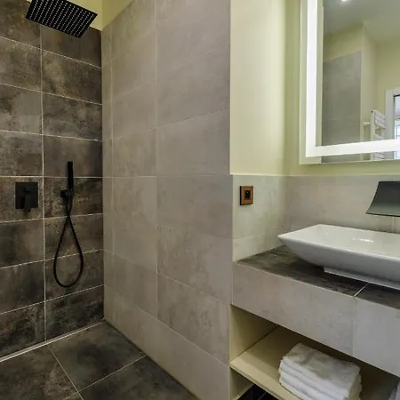 L'hotel Particulier - Paris Guest house 4*